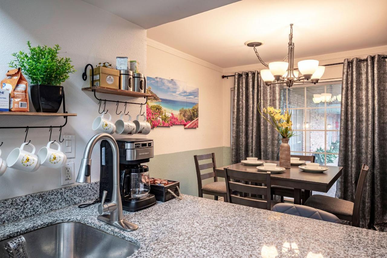 Lovely Comfort Uptown Condo For Houston Trip. Екстер'єр фото